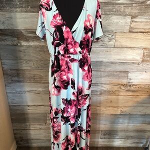 NWT Vanilla Bay Floral Maxi Dress in Pink and White